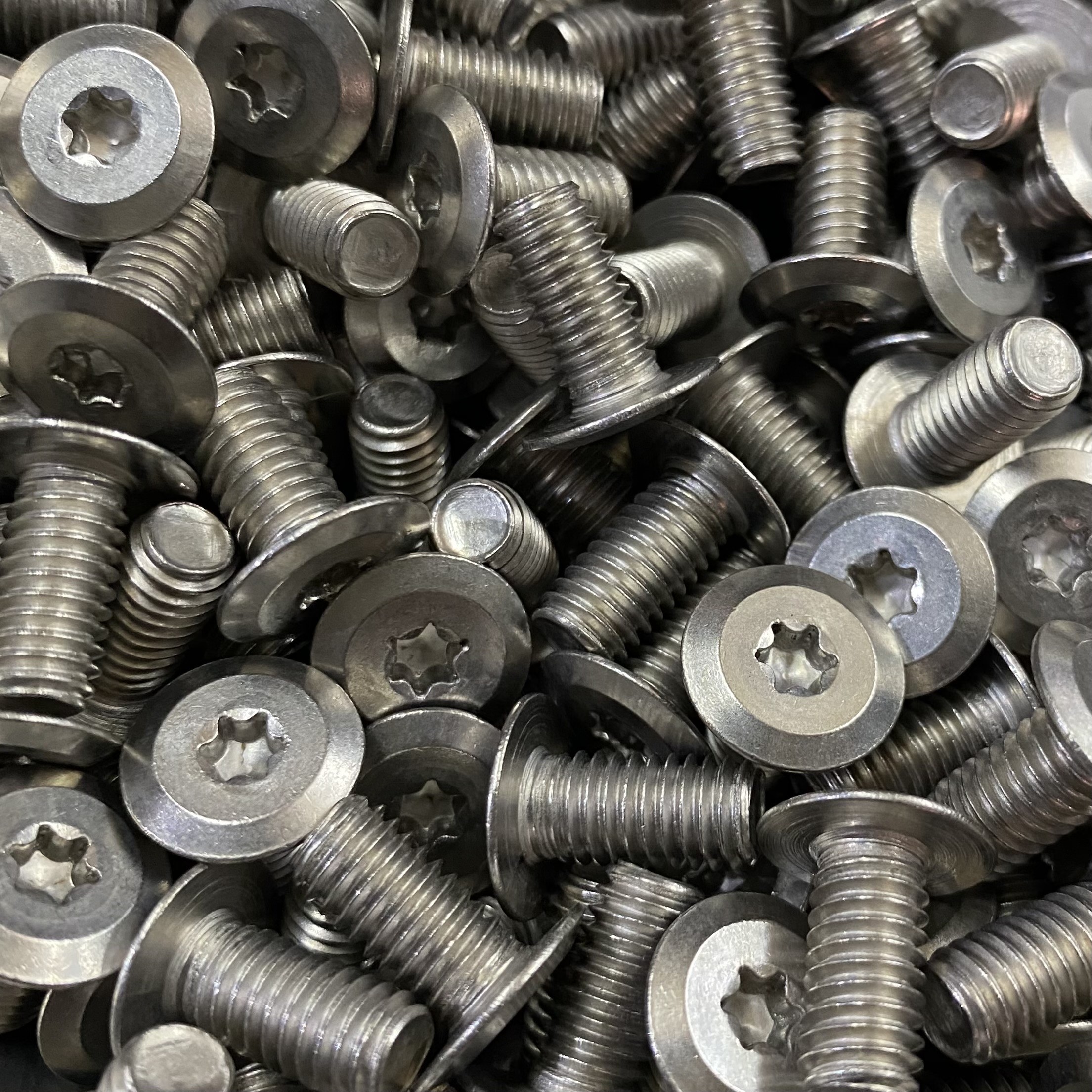 Ultra Low-Profile Screws